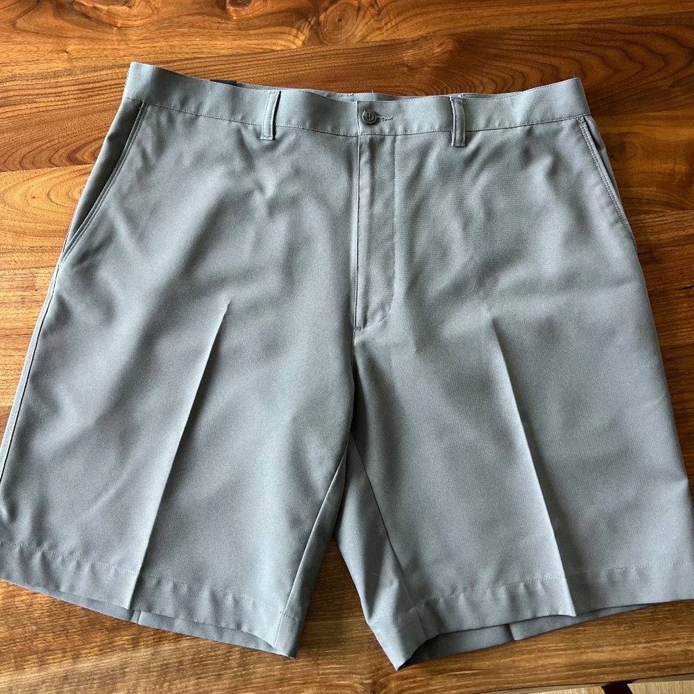 Men’s PGA Tour brand Golf shorts